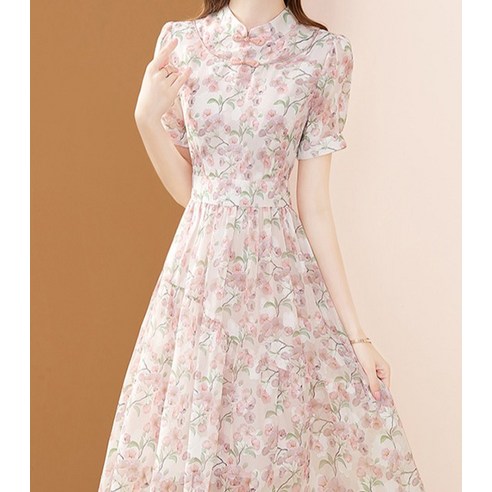 여름의 여성스러운 우아함을 위한 아뗄릭 차이나넥 핑크 로즈 쉬폰 원피스