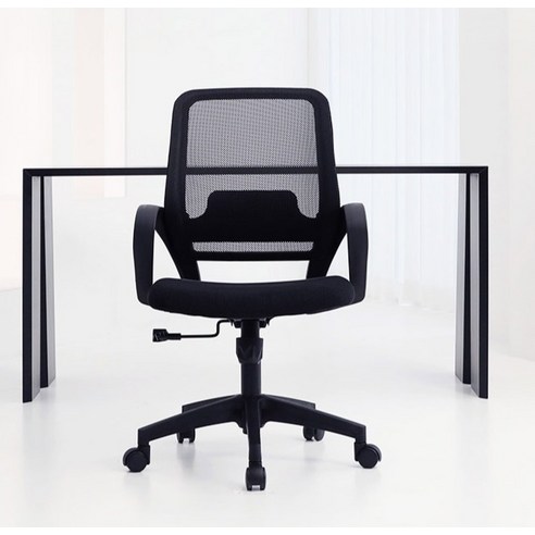 편안하고 생산적인 워크스페이스를 위한 린백 사무용 컴퓨터 책상 및 메쉬 의자