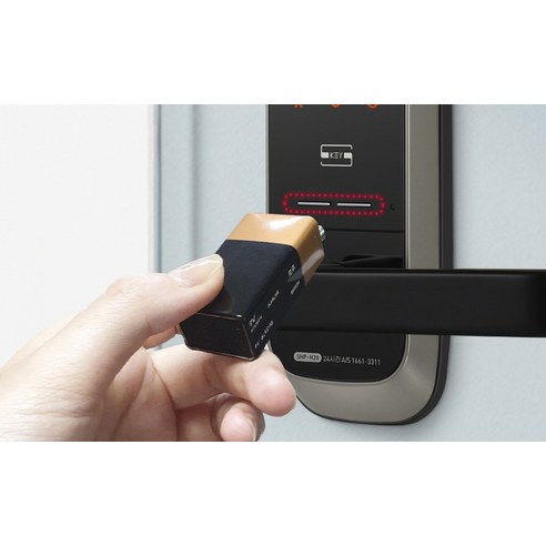 품질과 성능에 대해 매우 만족하고 있으며, 특히 전자키와 방범설정 기능에 대해서 많은 칭찬을 하고 있습니다.