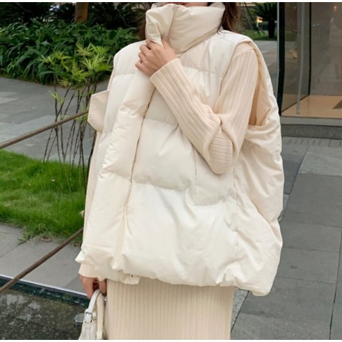 겨울철 스타일과 따뜻함을 완벽하게 완성하는 뮤리엘 여성용 빅사이즈 오버핏 사선포켓 패딩조끼