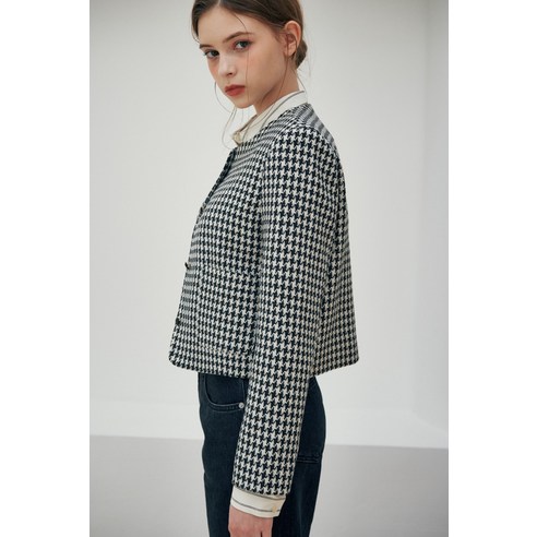 세련되고 편안한 오앨 여성용 HOUND TOOTH TWEED JACKET로 사계절을 스타일리시하게 연출하세요.