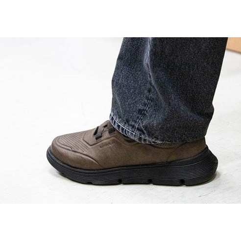 편안함과 스타일이 돋보이는 남성용 신발