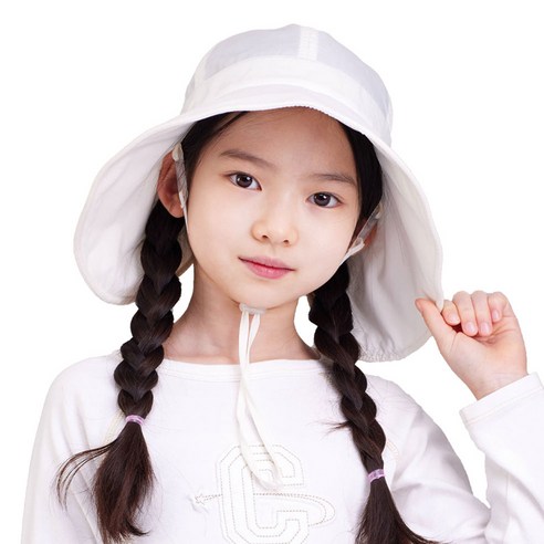 아이의 여름, 햇살 속 안전과 편안함을 책임지는 썬글레이드 UV 보닛햇