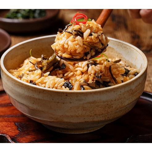 자연을 담은 고소한 풍미, 산채만 시래기 나물비빔밥 소스로 건강한 미식을 경험하세요.