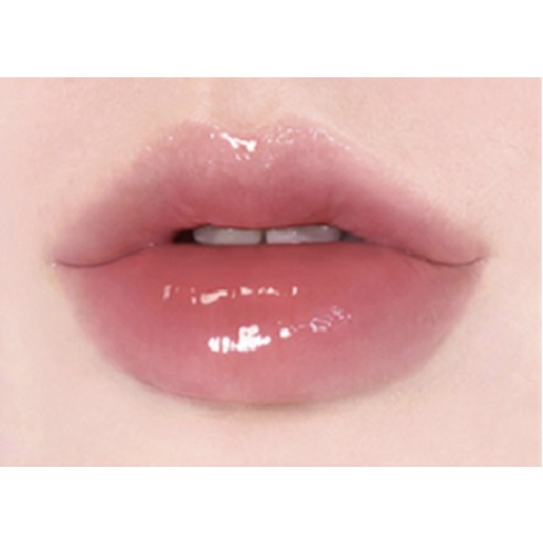 입술에 볼륨과 빛을 선사하는 아워글래스 팬텀 볼류마이징 글로시 밤
