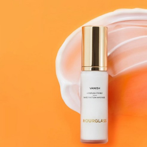 매끈한 피부결과 완벽한 메이크업 지속력을 선사하는 아워글래스 배니쉬 에어브러쉬 프라이머