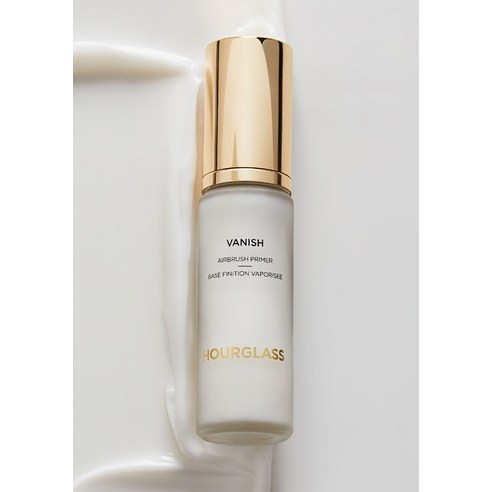 매끈한 피부결과 완벽한 메이크업 지속력을 선사하는 아워글래스 배니쉬 에어브러쉬 프라이머