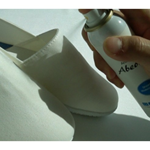 아베오나 방수 스프레이는 신발에 사용할 수 있는 방수 제품입니다.