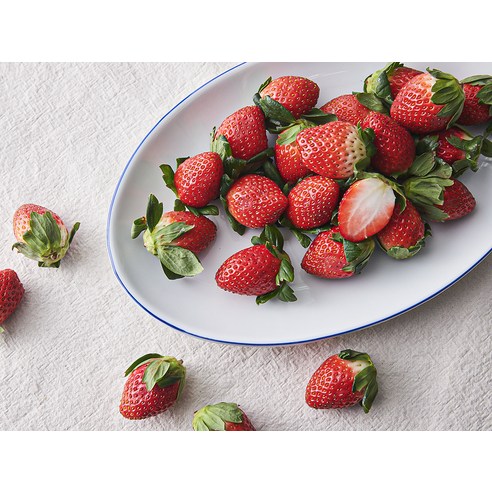 신선하고 달콤한 설향 딸기의 풍부한 향과 부드러운 맛을 즐겨보세요.