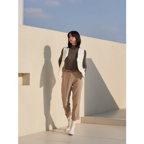 ELLE PARIS 여성용 경량 넥 변형 패딩 조끼, 할인가격, 로켓배송, 나일론 100%, 겨울 계절에 적합