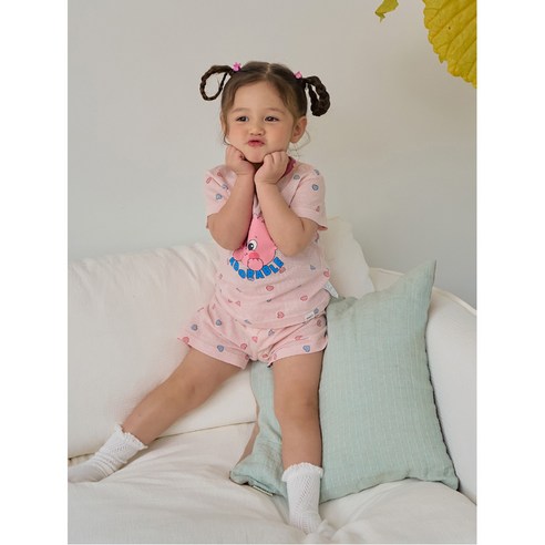 사랑스러운 디자인과 편안함으로 아이의 행복을 채우는 코디아이 쁘띠바니 반소매 내의