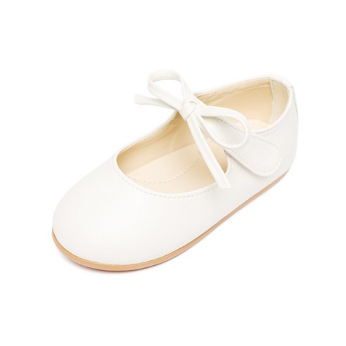 아이의 첫걸음을 더욱 사랑스럽게 물들이다