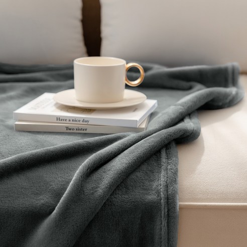 따뜻함을 품은 극세사 담요