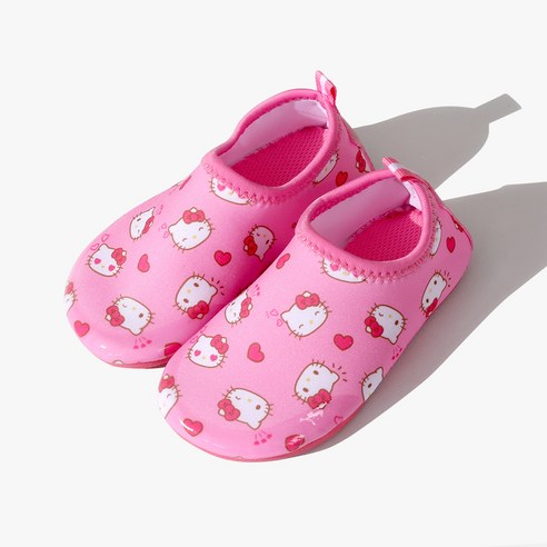 산리오 캐릭터와 함께하는 즐거운 물놀이