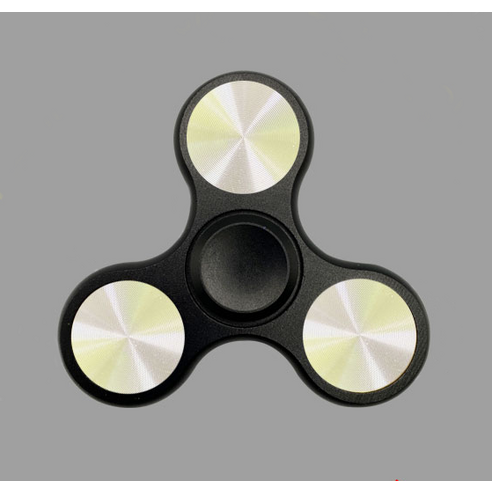 손 안의 작은 혁명, 비상 윈드윙 피젯스피너 실버: 무한한 자유와 집중력의 날개를 펼치다