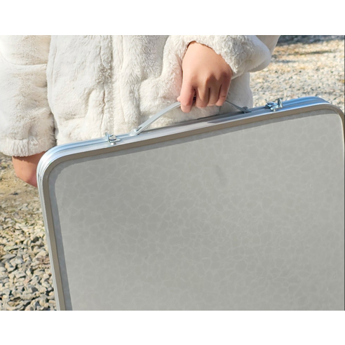 캠핑의 편안함을 업그레이드하는 스피엘 미니 캠핑 테이블