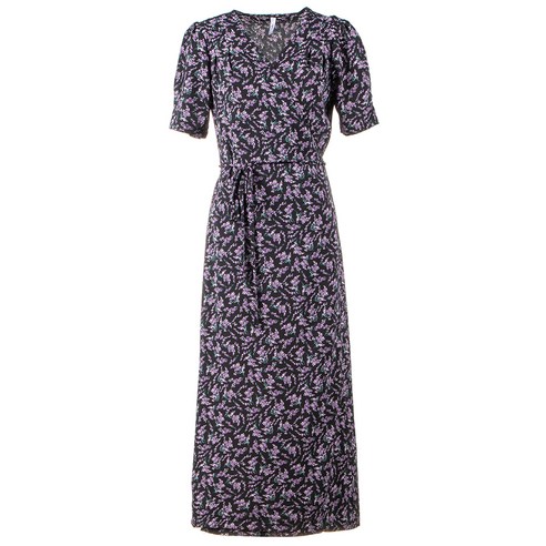 여름을 빛내는 세련된 오피스룩