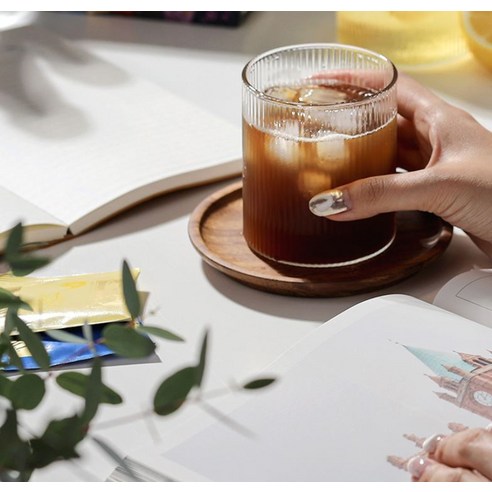 내열유리와 리플 패턴이 돋보이는 세련되고 내구성 뛰어난 이우아여사 리플 내열유리컵