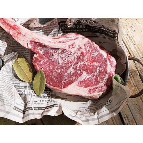 미트엔조이 토마호크 스테이크로 특별한 미식 경험을 완성하세요.