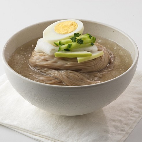 더위를 잊는 시원한 맛, 칠갑농산 냉면