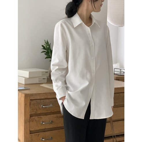 편안한 착용감과 세련된 디자인으로 스타일링을 즐기는 여성을 위한 아이템