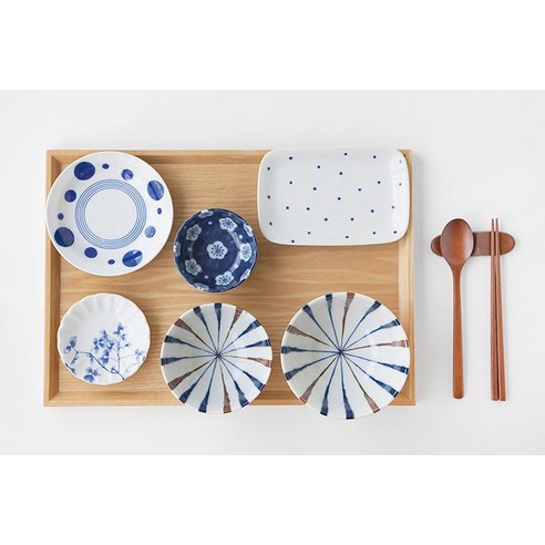 키친의 질서와 효율성을 향상시키는 매력적이고 편리한 니코트 우드 수저받침