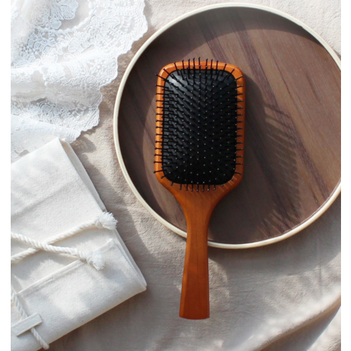 윤기 넘치는 머릿결의 비밀, 글로스앤글로우 퀵스타일 우든 패들 브러쉬