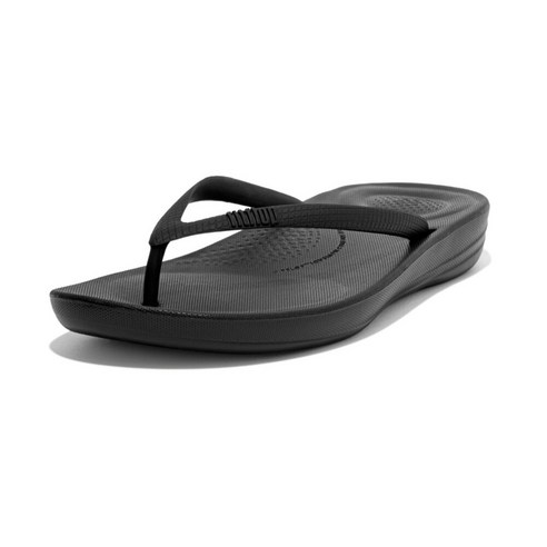 여름을 시원하게, 발걸음은 가볍게: 핏플랍 아이쿠션 얼거나믹 플리플랍 탐구 핏플랍