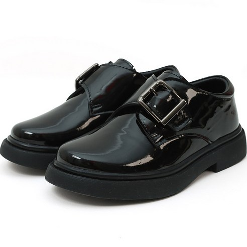 격식과 편안함을 갖춘 완벽한 아동화