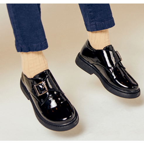 격식과 편안함을 갖춘 완벽한 아동화