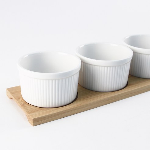 다용성 있고 세련된 소스볼 세트로 매력적인 테이블 세팅과 편리한 서빙을 실현하세요.