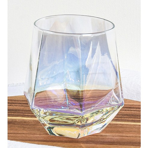 로체스터 오로라 샤이닝 글라스: 식탁을 빛나게 하는 우아함