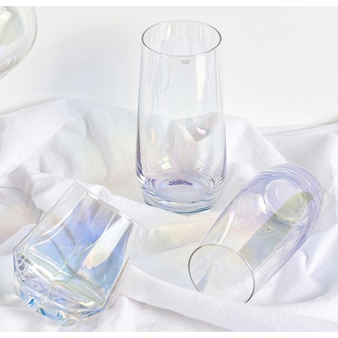 로체스터 오로라 샤이닝 글라스: 식탁을 빛나게 하는 우아함