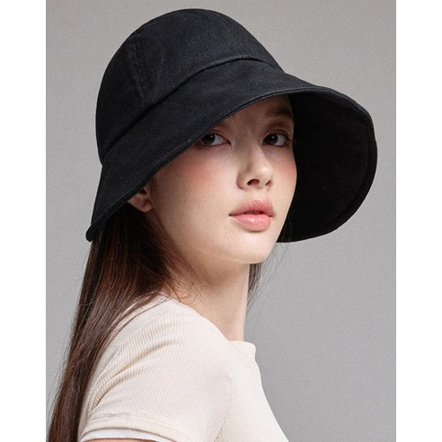 여름 햇살 아래, 당신의 사랑스러움을 완성할 화이트샌즈 루시 린넨 보닛햇