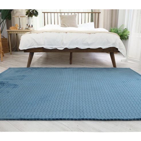 푹신함과 포근함, 안전까지! 리빙플러스 극세사 플로우 카페트로 완성하는 아늑한 공간