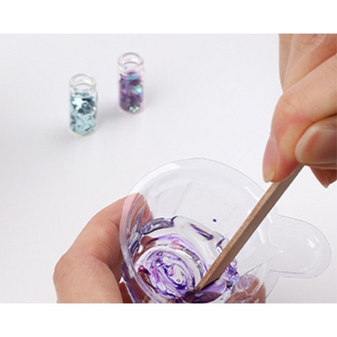 황홀한 빛을 담아내는 마법, 오로라 데코덴 3세대 UV 레진