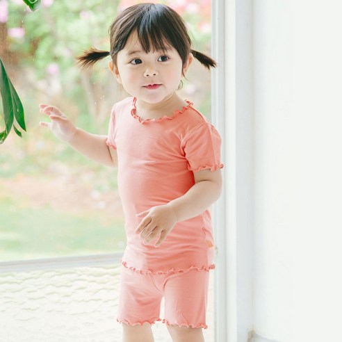 배냇베이비 레이온 셔링 실내복 세트: 여름날 우리 아이에게 선사하는 사랑스러운 부드러움 아기반팔실내복