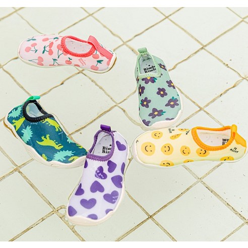 아동용 아쿠아 슈즈에서 편안함과 보호 기능의 완벽한 조화