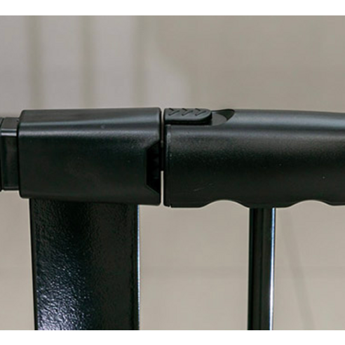 안전과 편리함을 동시에 제공하는 반려동물 안전문