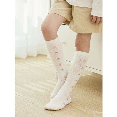 땀 걱정 없이 스타일 UP! 롤리트리 여아 메쉬 니삭스