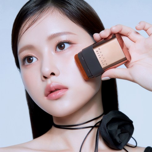 5분 만에 완성하는 광채 피부, 조성아TM 메가 핏 스틱 파운데이션