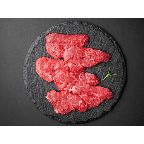 신선하고 품질 좋은 한우 안심 슬라이스