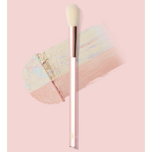 섬세한 광채를 완성하는 마법, 바닐라코 하이라이터 브러쉬