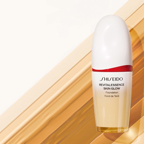 시간을 멈춘 듯 빛나는 피부, 시세이도 리바이탈에센스 스킨 글로우 파운데이션