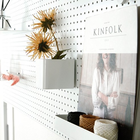 공간을 마법처럼 바꾸는 까사마루 매직 타공판 다용도 선반