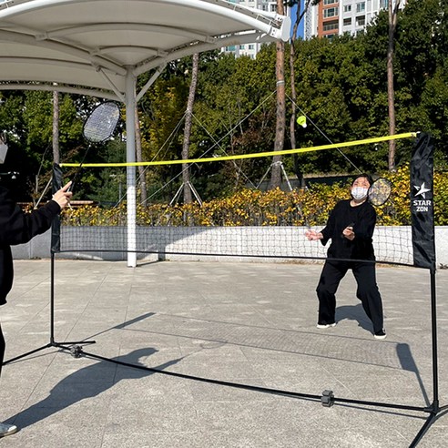 언제 어디서나 간편하게 배드민턴을 즐길 수 있는 휴대용 네트
