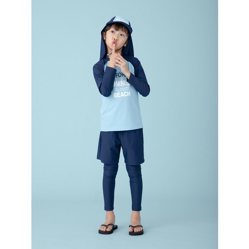 해변에서 안전하고 스타일리시하게 즐기기 위한 롤리트리 래쉬가드 상하의 썬캡 세트