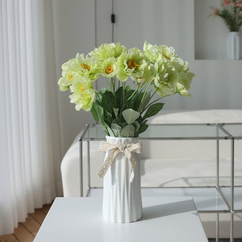 세심한 장인 정신으로 제작된 우유 같은 우아함의 하루의 공간 우유 원형 도자기