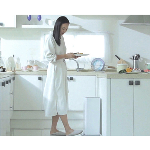 혁신적인 디자인과 편리함으로 완성하는 깔끔한 일상, 매직캔 스텔라 휴지통