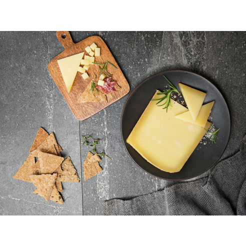 12개월 숙성 꽁떼 치즈, 당신의 식탁을 특별하게 만드는 마법!